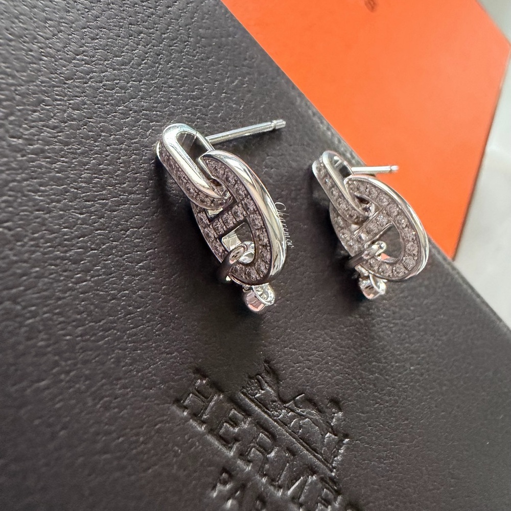 NEW! RARE✨HERMÈS 18K White Gold Chaine d'Ancre Enchainee Diamond Small Earrings - Picture 2 of 9